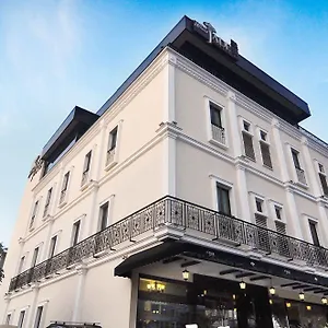 2* Hotel The Grand Jade