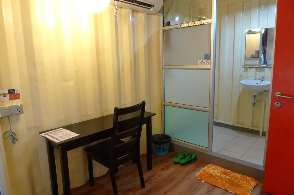 Container Gardenstay Johor Bahru 2*,
