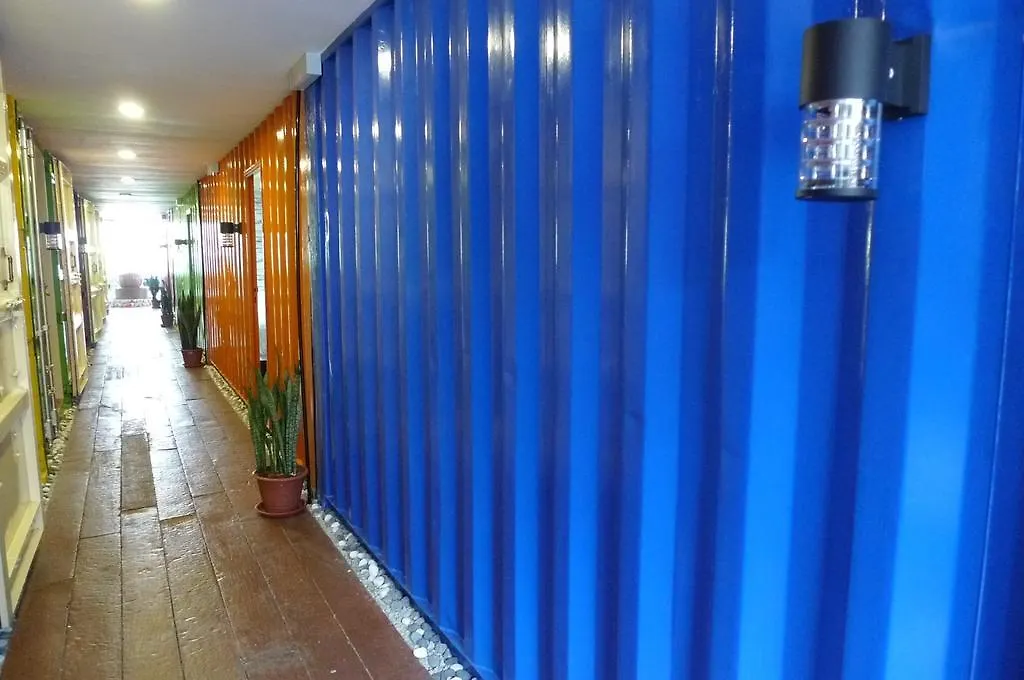 Penzion Container Gardenstay Johor Bahru